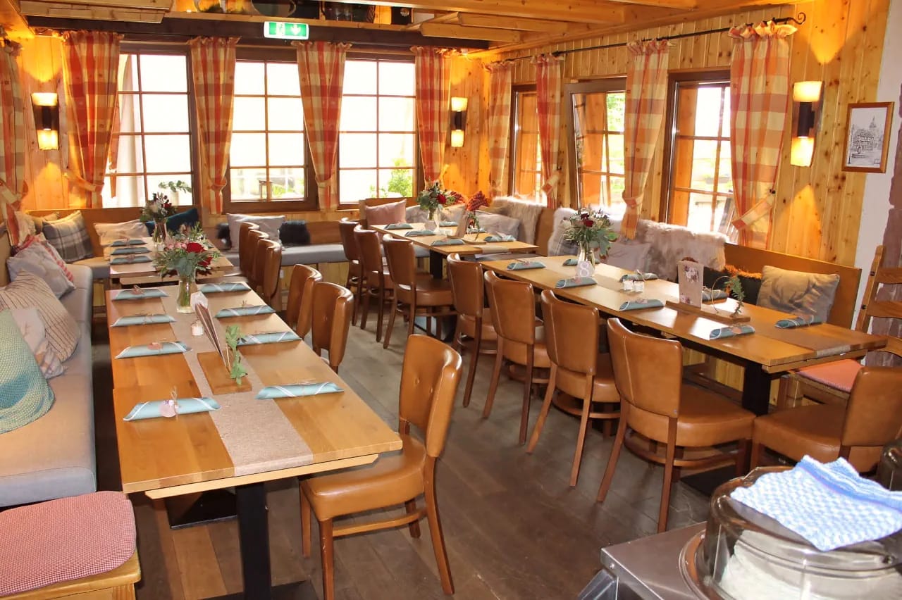 Kurparkhütte (innen), Brilons Kurparkhütte in Brilon
