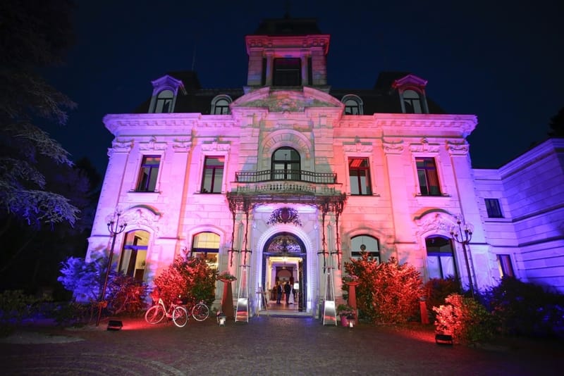 Gesamte Villa (Networking), Villa Stella Rheni