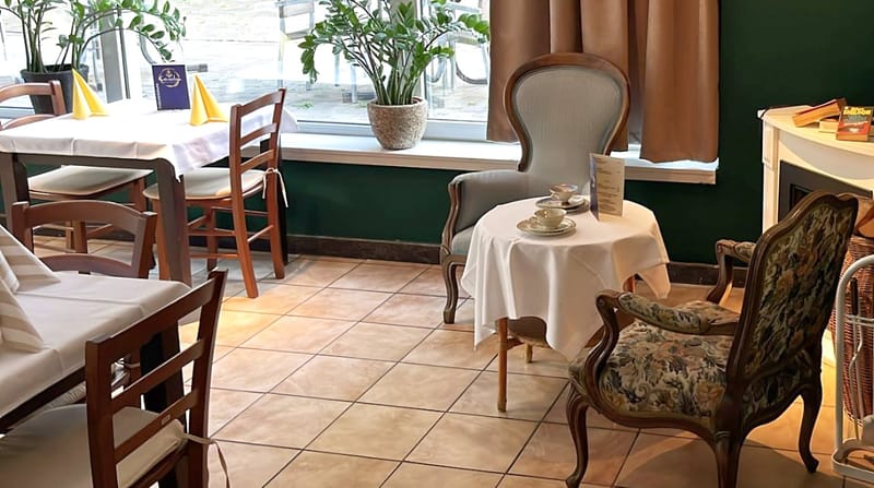 Restaurant & Wintergarten, Konoba Restaurant & Café im Park