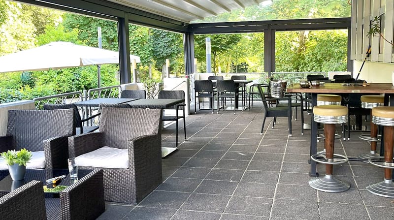 Restaurant & Wintergarten, Konoba Restaurant & Café im Park