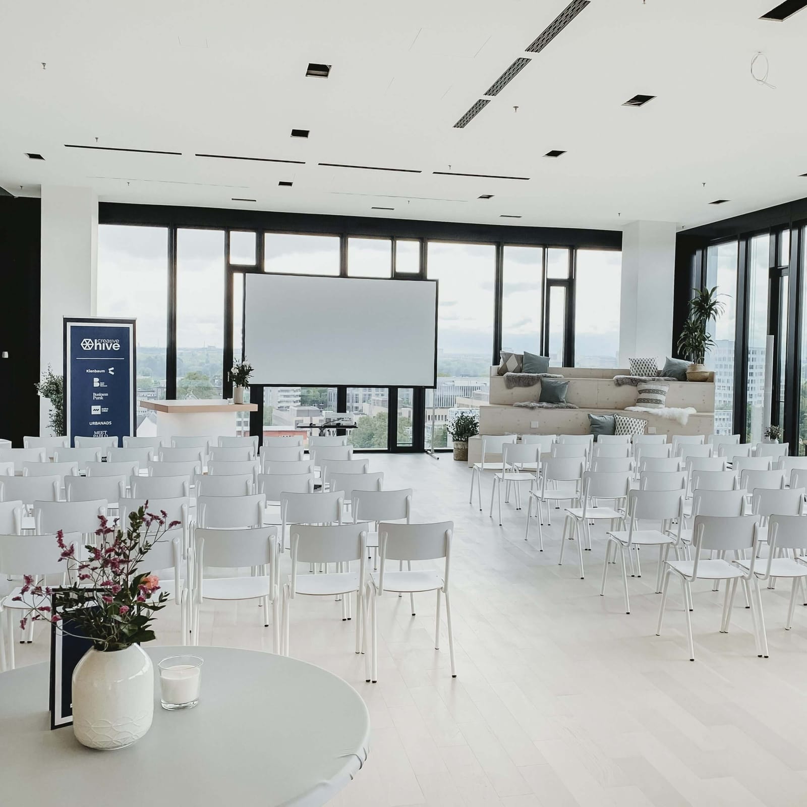 Wohnzimmer, Place to be Forty Four in Düsseldorf