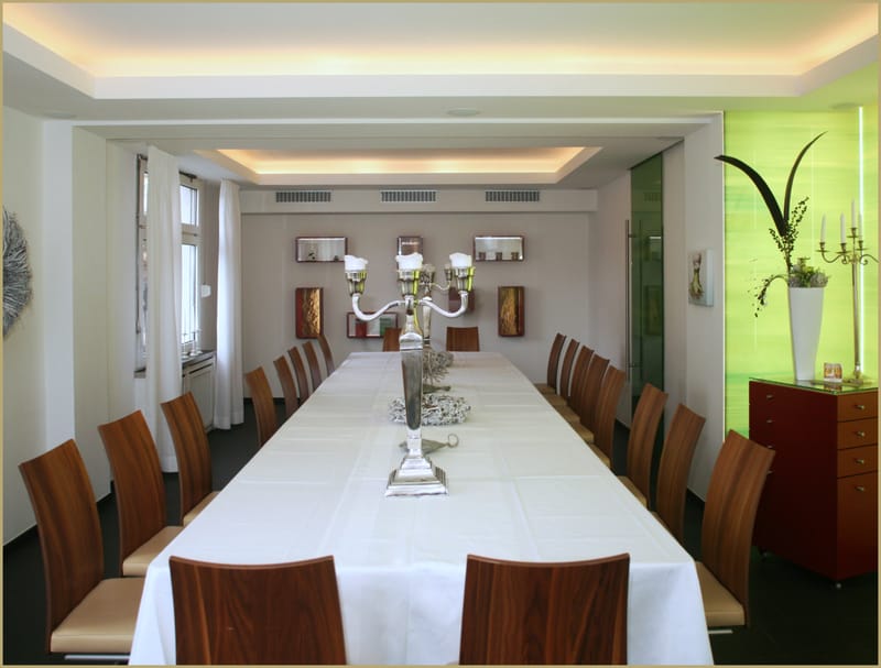 Grüner Saal, RUFES am Brunnen