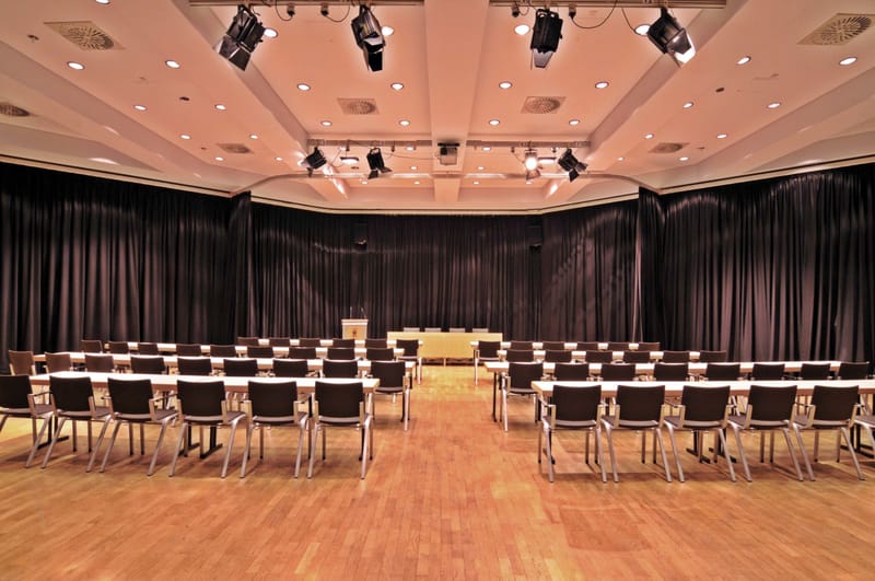 Kleiner Saal, Stadthalle Langenfeld (Schauplatz)