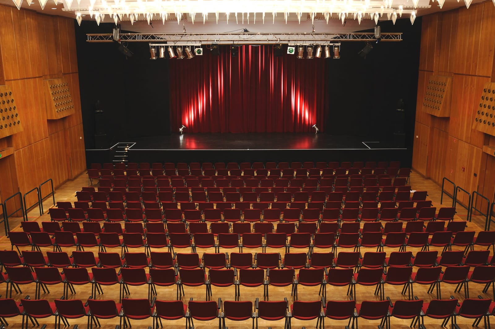 Großer Saal, Stadthalle Langenfeld (Schauplatz) in Langenfeld
