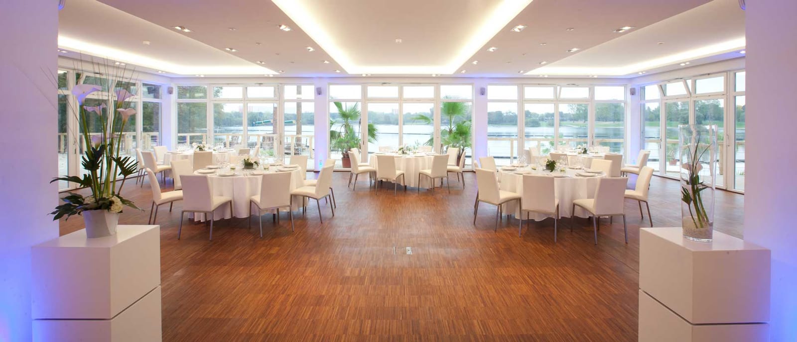 Upper Deck und Beachside Deck (gesamt), Seepavillon Fühlinger See in Köln