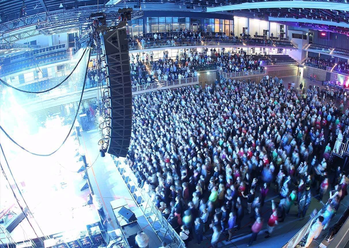 Gesamte Location (Innenraum mit Rängen, Konzert), CASTELLO Düsseldorf in Düsseldorf