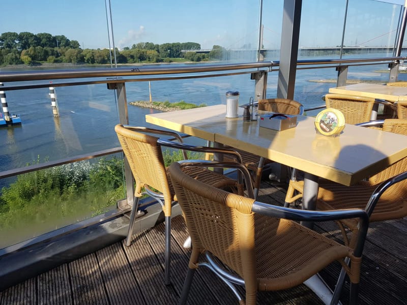 Außenterrasse, Wacht am Rhein
