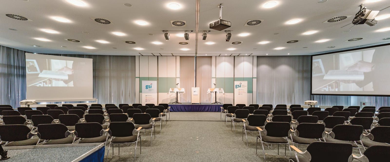 Plenarraum, Gustav-Stresemann-Institut (GSI) in Bonn