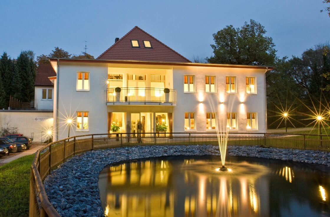 Außenbereich mit Teich, Allegro Habichtshöhe in Bielefeld