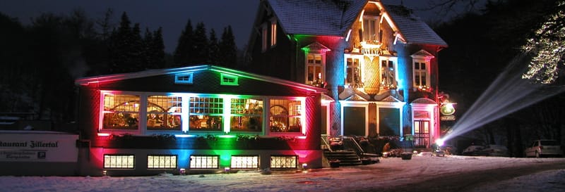 Innenbereich mit Bühne und Tanzfläche, Haus Zillertal