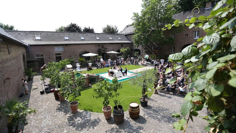 Außenbereiche, Kommandeursburg Kerpen-Blatzheim