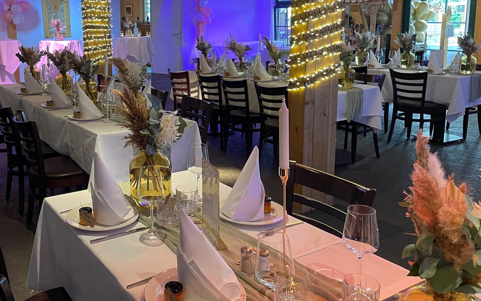 Saal, LANDBRENNER in Frechen
