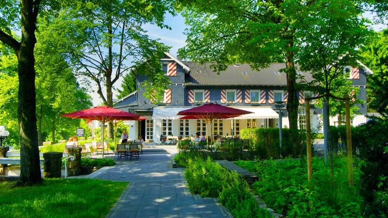 Terrasse, Parkhaus Hügel