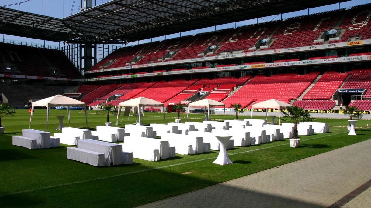 Innenraum des Stadions, RheinEnergieSTADION in Köln