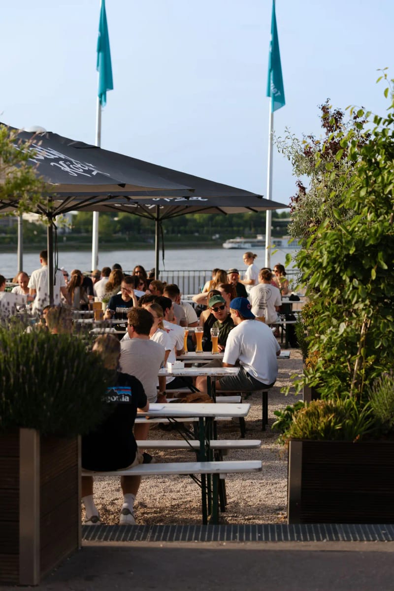 Biergarten, Rheinterrassen Köln