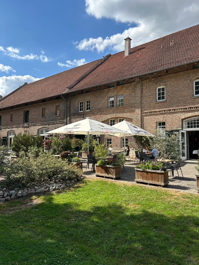 Biergarten im Innenhof, Gut Ringelsbruch (Restaurant Von Köppen)
