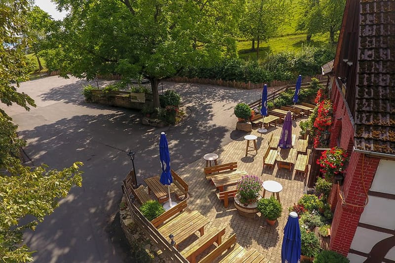 Gastraum unter freiem Himmel (Biergarten), Bauernstube Schenken-Küche